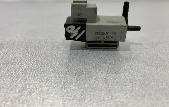 Hyundai i40 Vacuum valve 351202A400