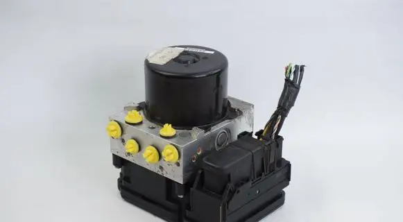 Ford Focus ABS Pump BV612C405AJ 10096101943