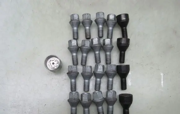 Nissan Qashqai J12 Nuts/bolts 