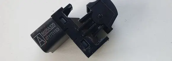 Mitsubishi Eclipse Cross Electric window control switch 8608A320
