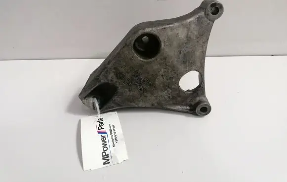 Engine mounting bracket