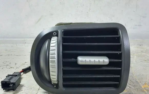 Porsche Cayenne (9PA) Dashboard side air vent grill/cover trim 7L5819703