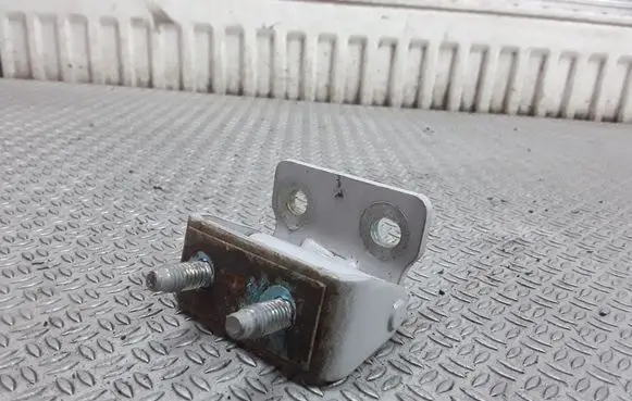 Hyundai Santa Fe Tailgate/trunk/boot hinge