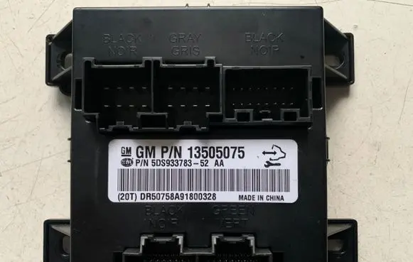 Opel Insignia A Seat control module 13505075