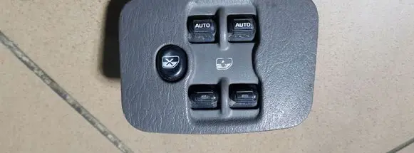 Jeep Cherokee III KJ Electric window control switch