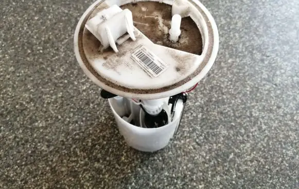 Opel Meriva B In-tank fuel pump 13268621