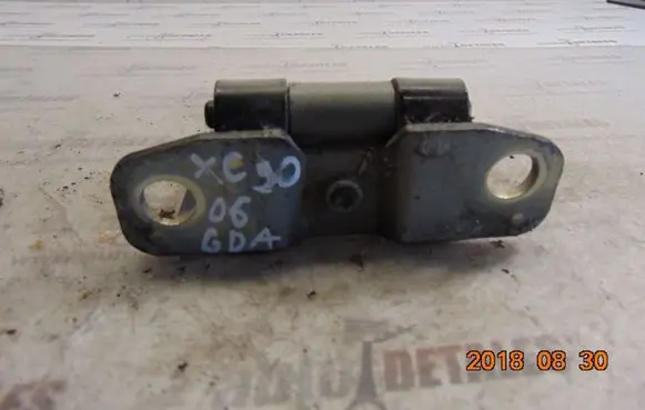 Volvo XC90 Tailgate hinge 30674732