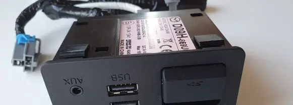 Mazda CX-3 USB socket connector D09H669U0 904526412446