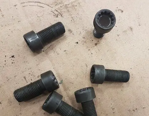 Volkswagen PASSAT B7 Flywheel bolts N90665001
