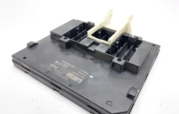 Volkswagen Golf VII Central body control module 5Q0937084CJ