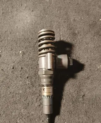 Chrysler Sebring (JS) Fuel injector 03G130073G