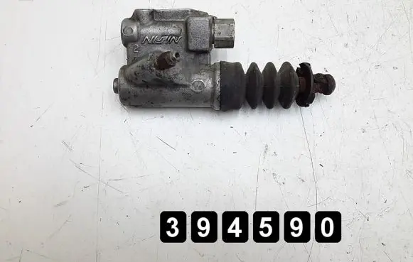 Honda CR-V Clutch slave cylinder 
