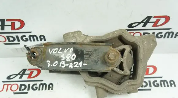 Volvo S80 Engine mount bracket 6G926P082LB