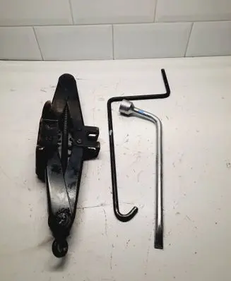 Toyota Corolla E110 Lift Jack 0911105010