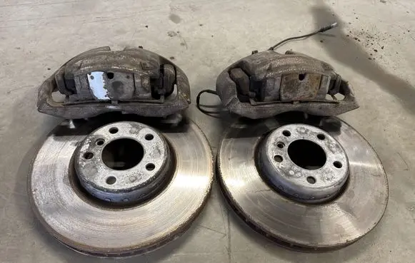 BMW 5 GT F07 Brake discs and calipers set 6898729 6898730 6786817