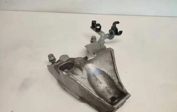 BMW M4 F82 F83 Engine mounting bracket 6789093 7111710 21038310