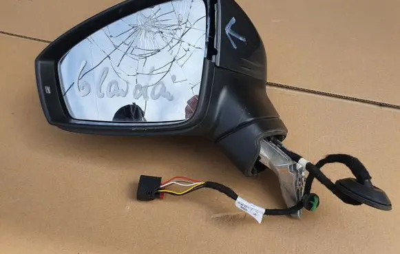 Volkswagen Tiguan Front door electric wing mirror 5NB857501