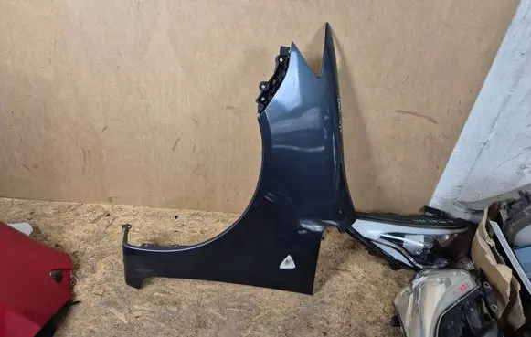 Mitsubishi Colt Fender