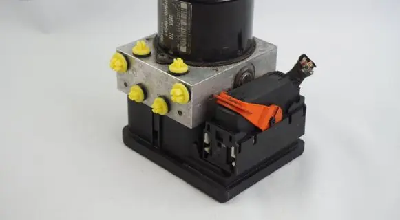 Toyota Yaris ABS Pump 445400D040 895410D050