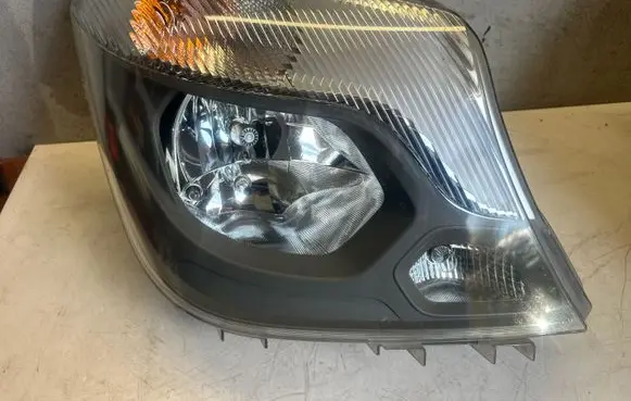 Mercedes-Benz Sprinter W906 Headlight/headlamp A9068205700 1ED01103042