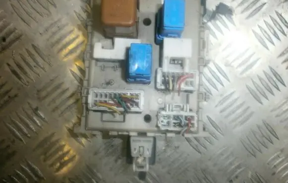 Nissan Almera N16 Fuse box set 243505m300