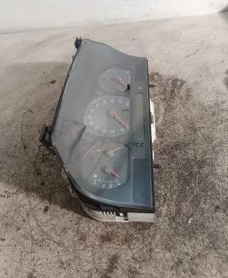 Volvo V70 Speedometer (instrument cluster) 9472523 6929424AT