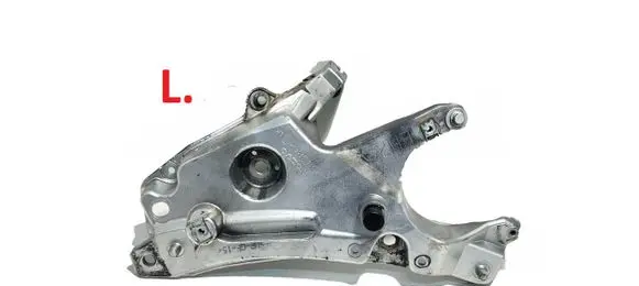 Volvo V90 Cross Country Fender mounting bracket 31378984 29293