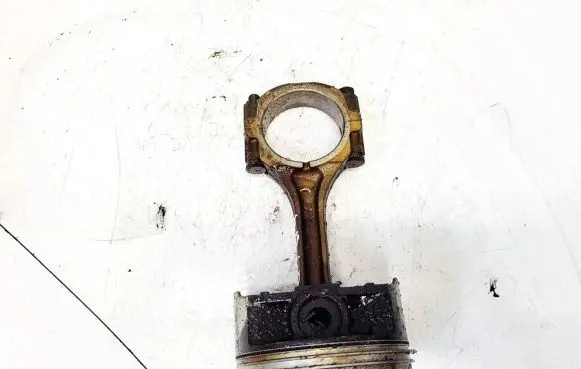Subaru Legacy Piston with connecting rod