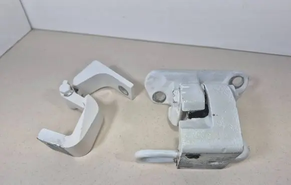 Volkswagen Transporter - Caravelle T5 Front door hinge set 7H0831411B