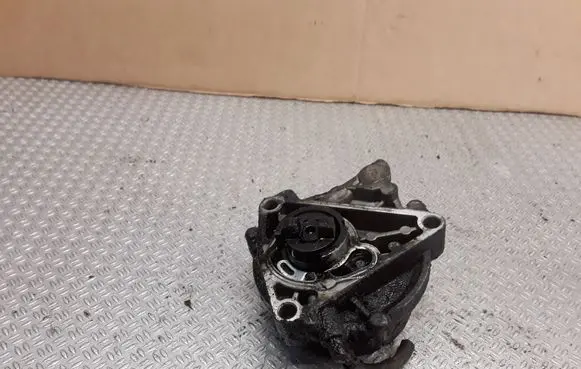 Opel Zafira B Vacuum pump