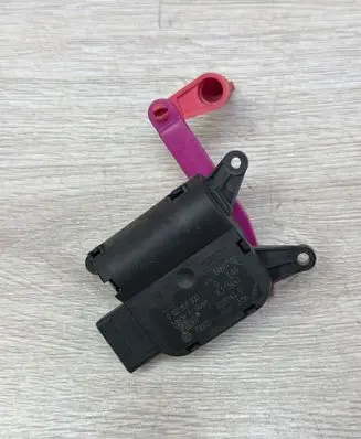 Audi A4 S4 B7 8E 8H Air flap motor/actuator 0132801300 663824GD 8E1820511A