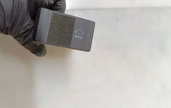 Fog light switch