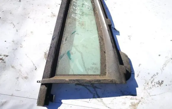 Opel Zafira A Rear vent window glass 