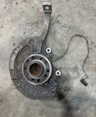 Mercedes-Benz E W213 Front wheel hub A2133324700
