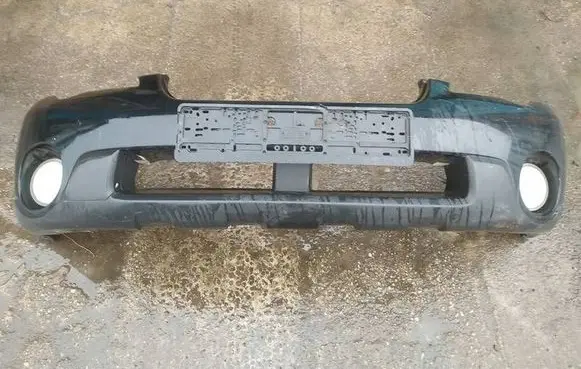 Subaru Legacy Front bumper juodas