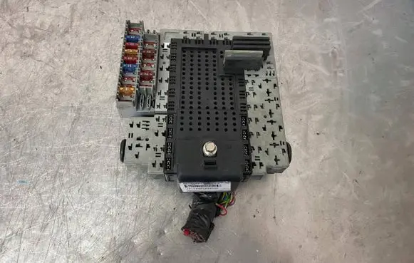 Volvo XC90 Fuse module 30679527