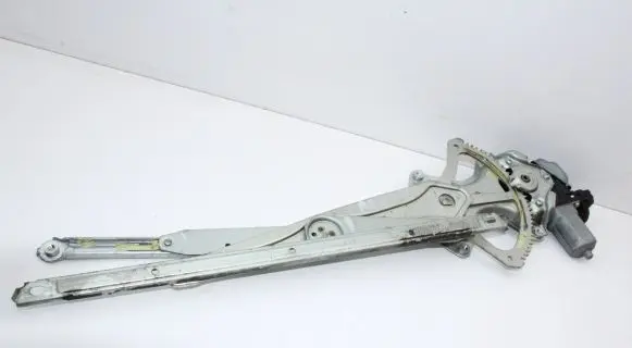 Lexus CT 200H Front door electric window regulator 8572047110