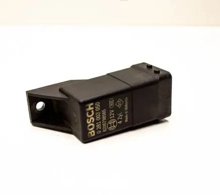 Mercedes-Benz C W205 Glow plug pre-heat relay 8200798585 0281003050