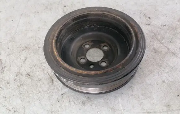 Volkswagen PASSAT CC Crankshaft pulley 038105243M