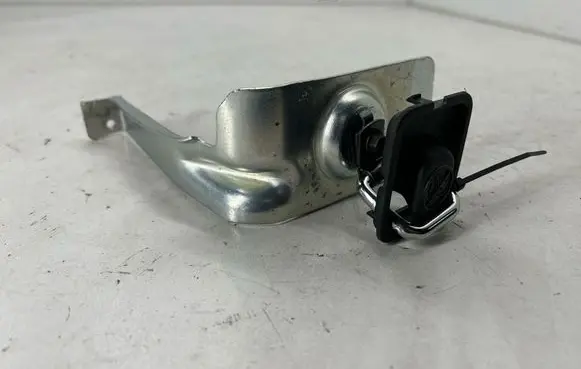 Jeep Grand Cherokee Tie down hook / loop 21097