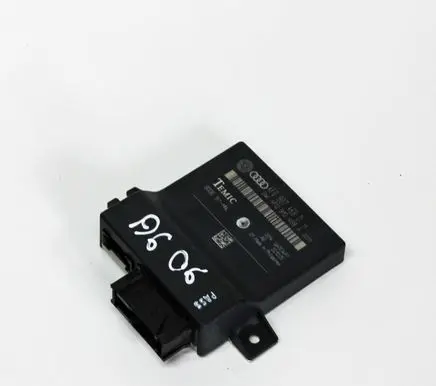 Audi A6 S6 C6 4F Gateway control module 4F0907468D