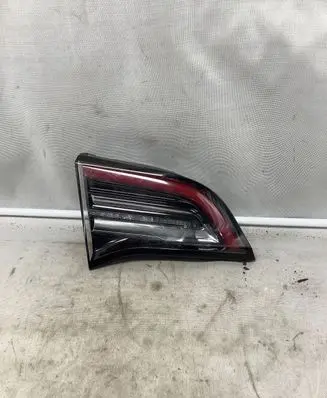 Tesla Model 3 Tailgate rear/tail lights 1077401 1077403