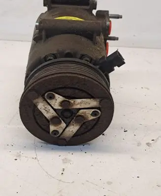 Ford Focus Air conditioning (A/C) compressor (pump) 19D629CB