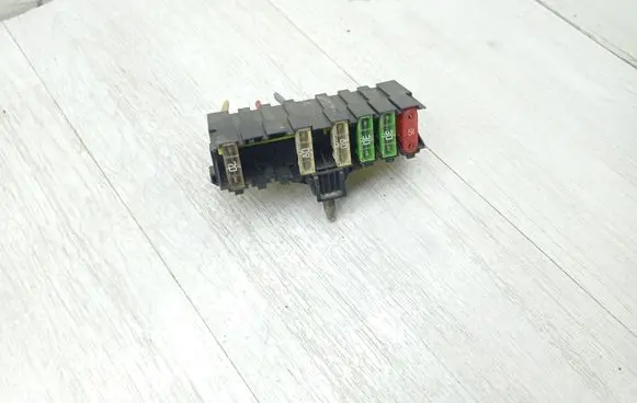 Citroen C4 I Fuse module