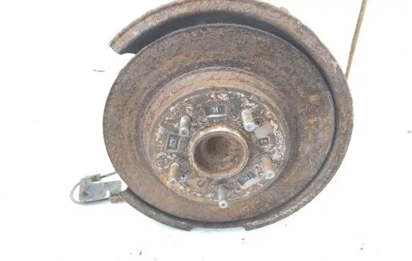 Rear wheel hub spindle/knuckle