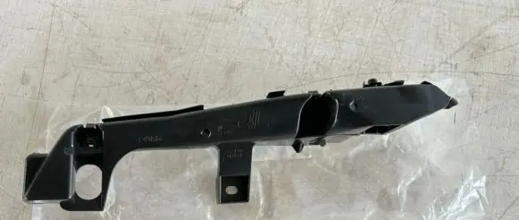 Toyota Land Cruiser (J120) Front bumper mounting bracket 52116-60131