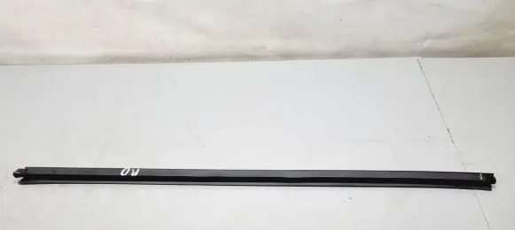 Hyundai Tucson TL Front door windshield rail 82241D3000