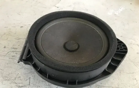 Opel Astra J Front door speaker