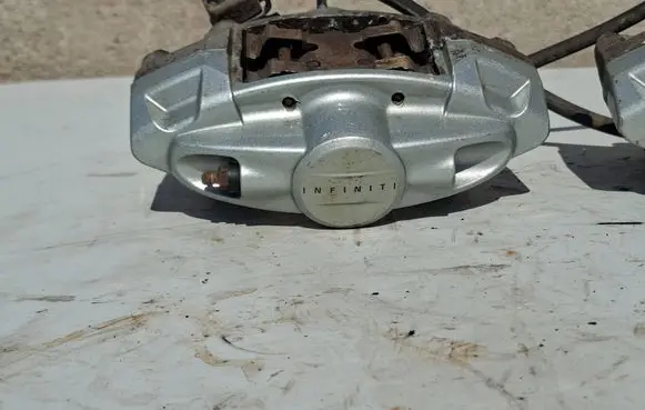 Infiniti FX Rear brake caliper 222