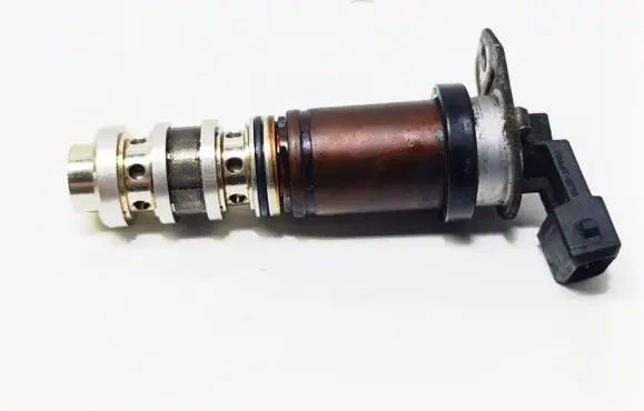 BMW 1 E82 E88 Camshaft vanos timing valve 